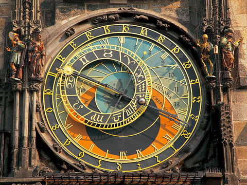 プラハの天文時計は建立605周年！現役の長さにビックリ！